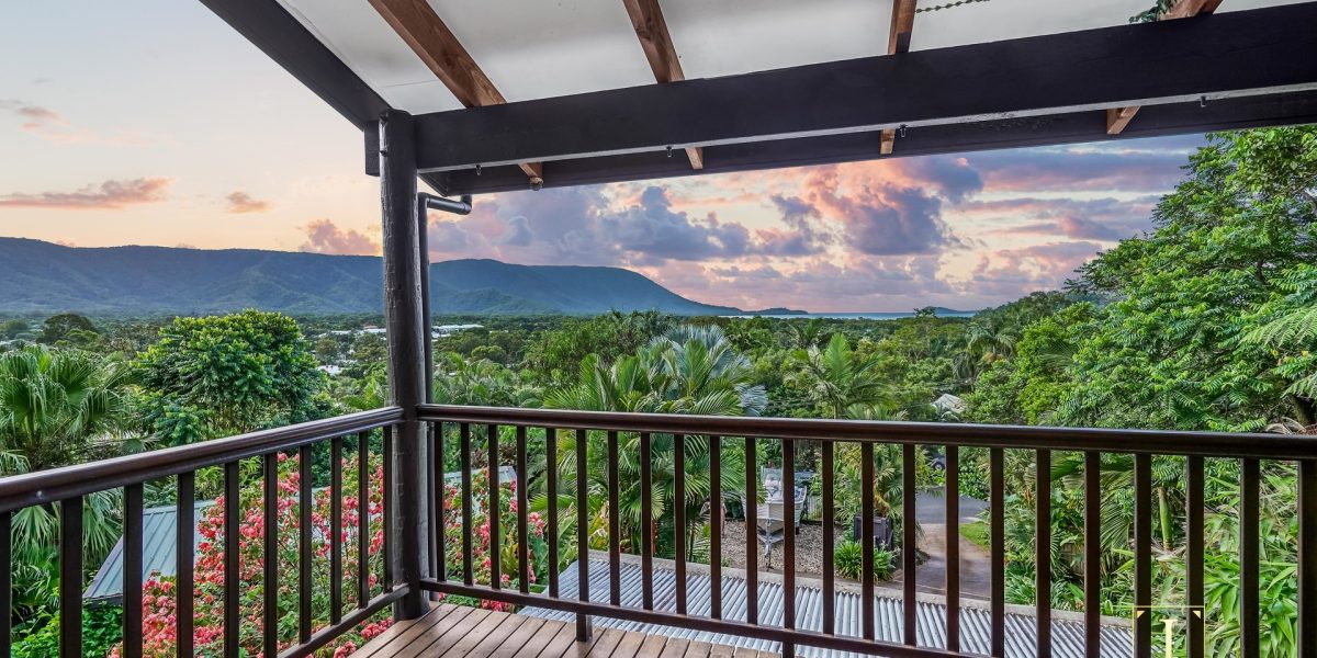 8 Saidor Close, Trinity Beach, QLD 4879 AUS
