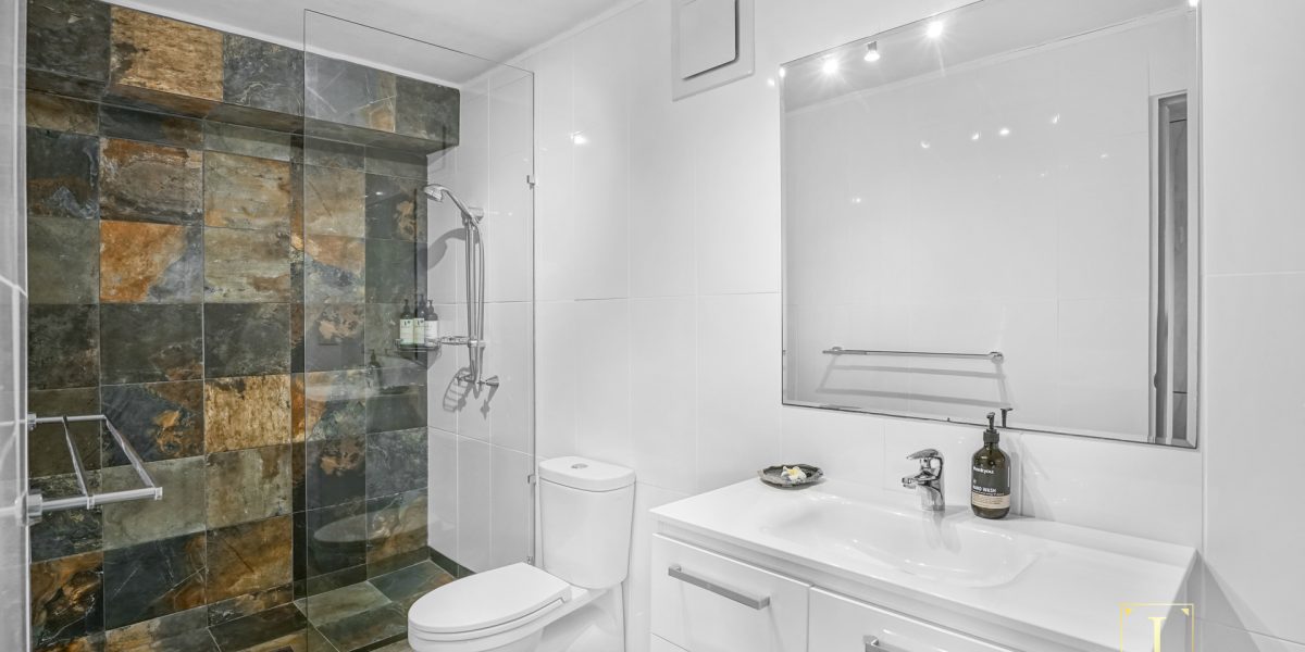 8 Saidor Close, Trinity Beach, QLD 4879 AUS