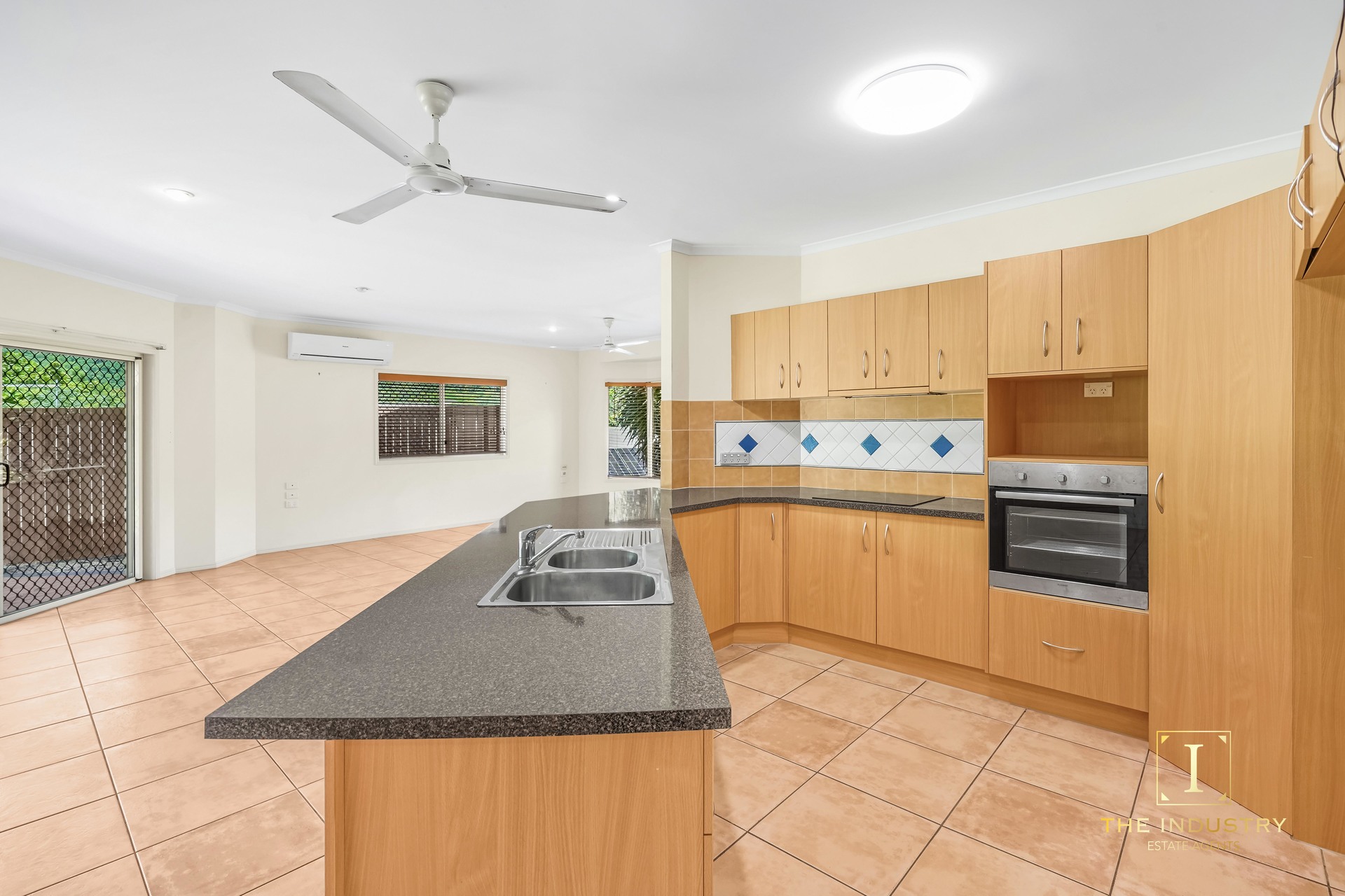 7 Sherbrook Close, Brinsmead, QLD 4870 AUS