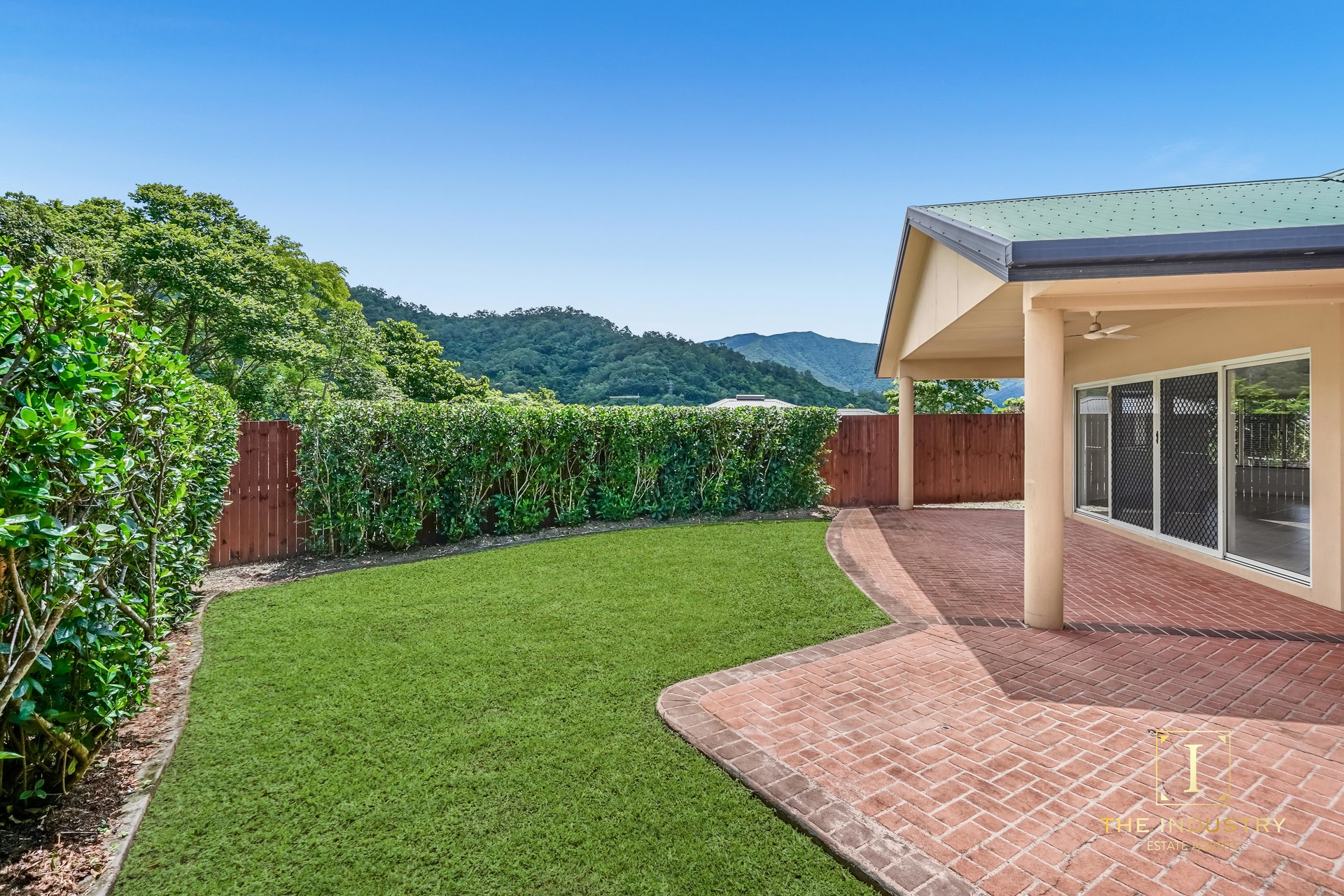 7 Sherbrook Close, Brinsmead, QLD 4870 AUS