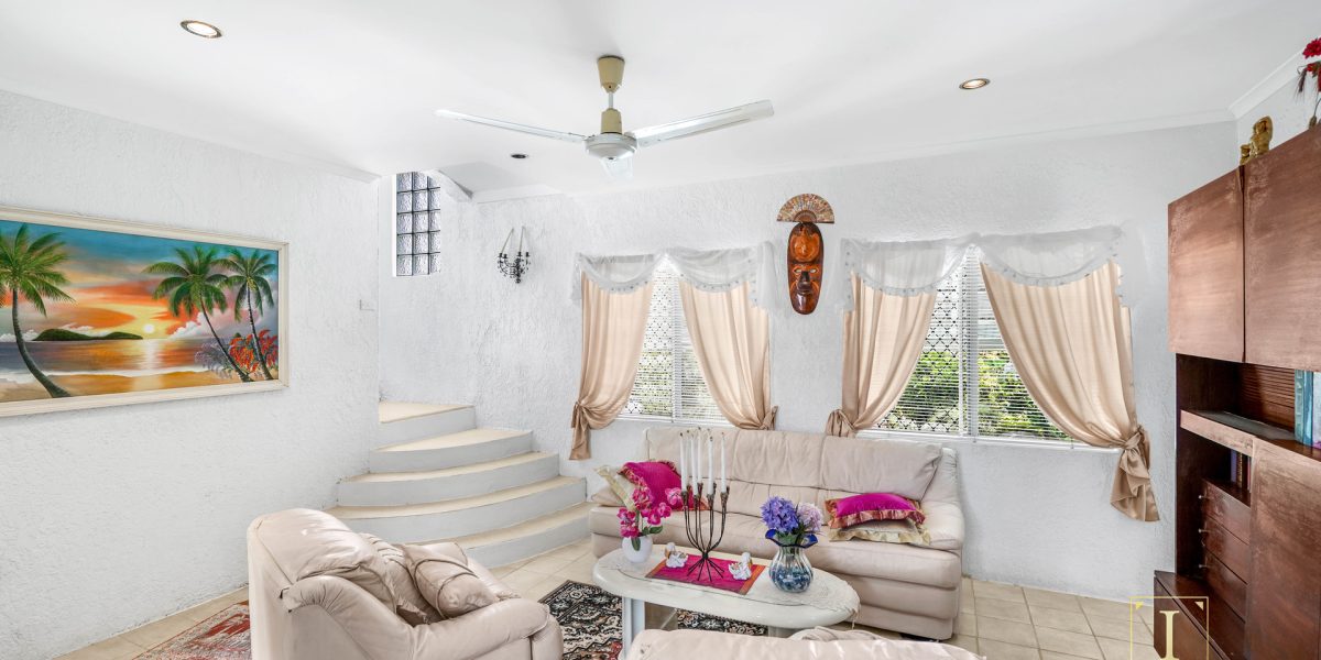 9-11 Wakunai Close, Trinity Beach, QLD 4879 AUS