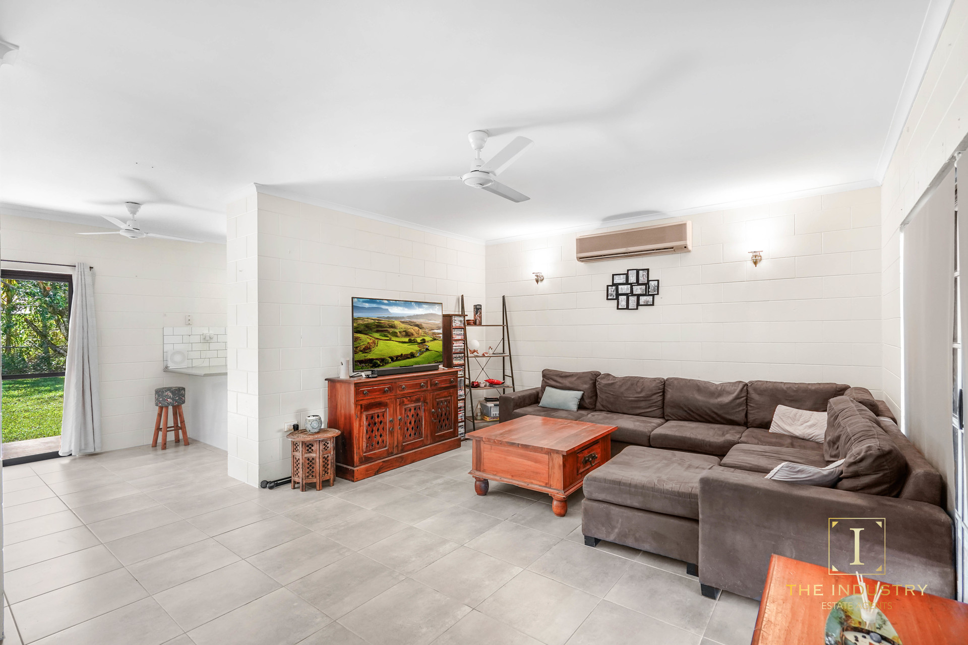 2 Parton Close, White Rock, QLD 4868 AUS