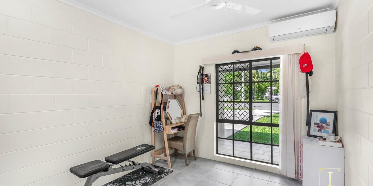 2 Parton Close, White Rock, QLD 4868 AUS