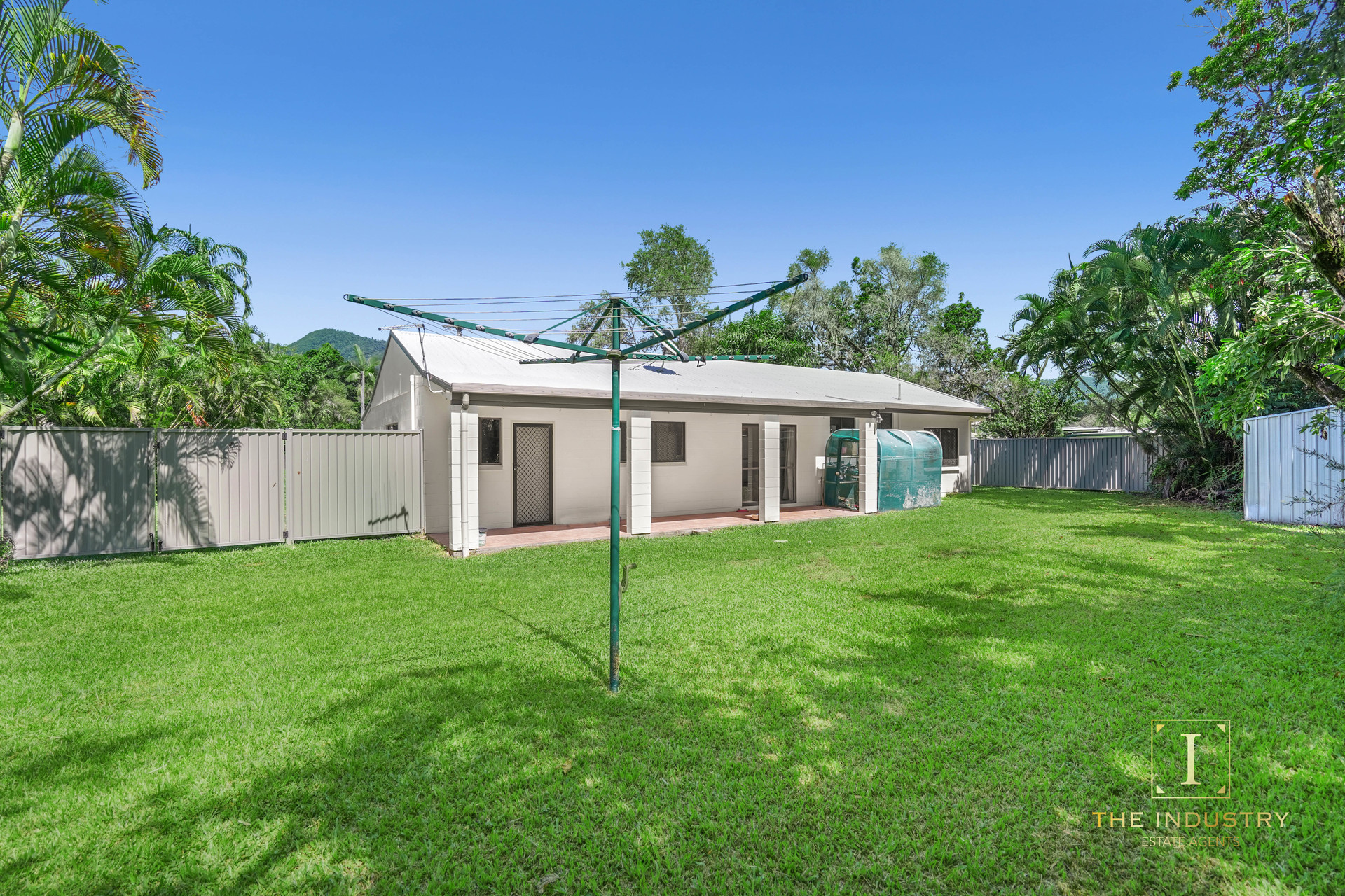 2 Parton Close, White Rock, QLD 4868 AUS