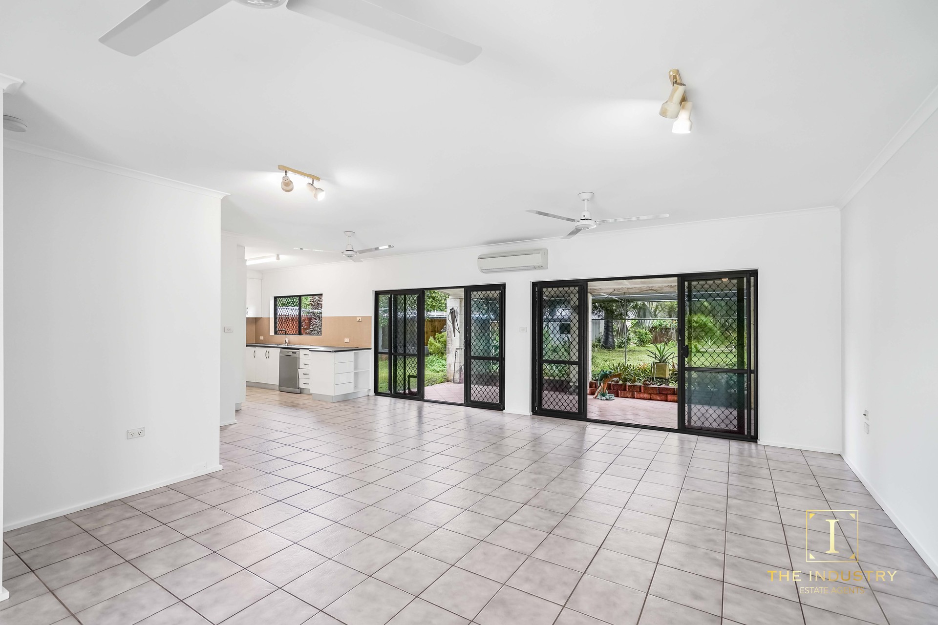 34 Kitava Street, Trinity Beach, QLD 4879 AUS