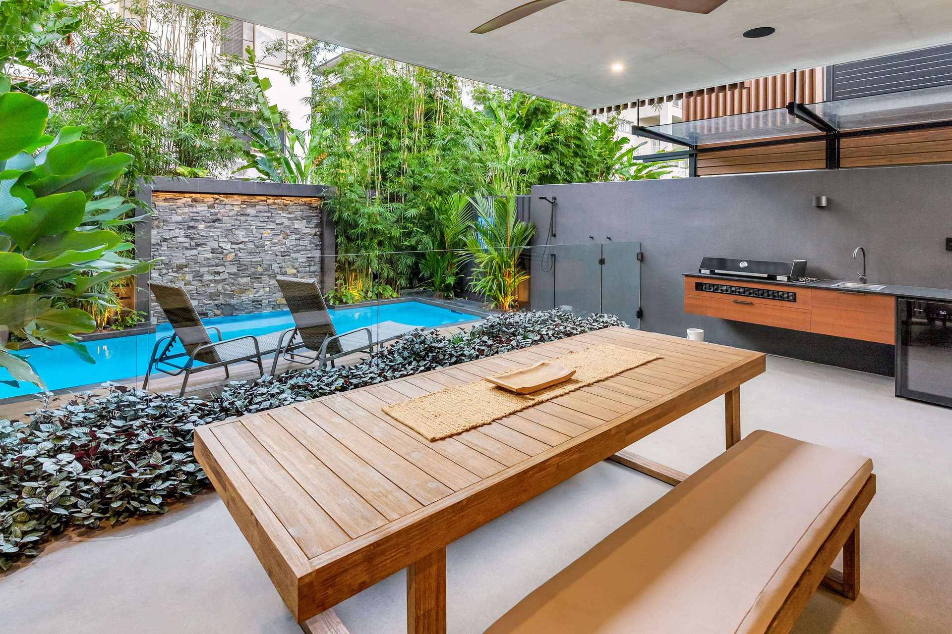 16c Amphora Street, Palm Cove, QLD 4879 AUS