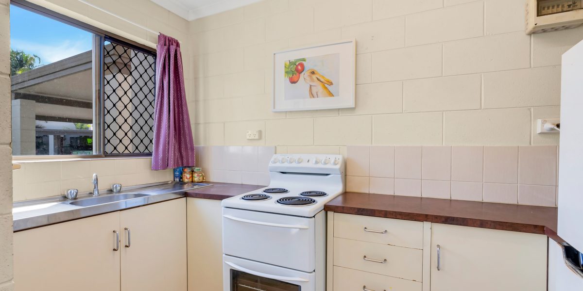 11/108-110 Mayers Street, Manunda, QLD 4870 AUS