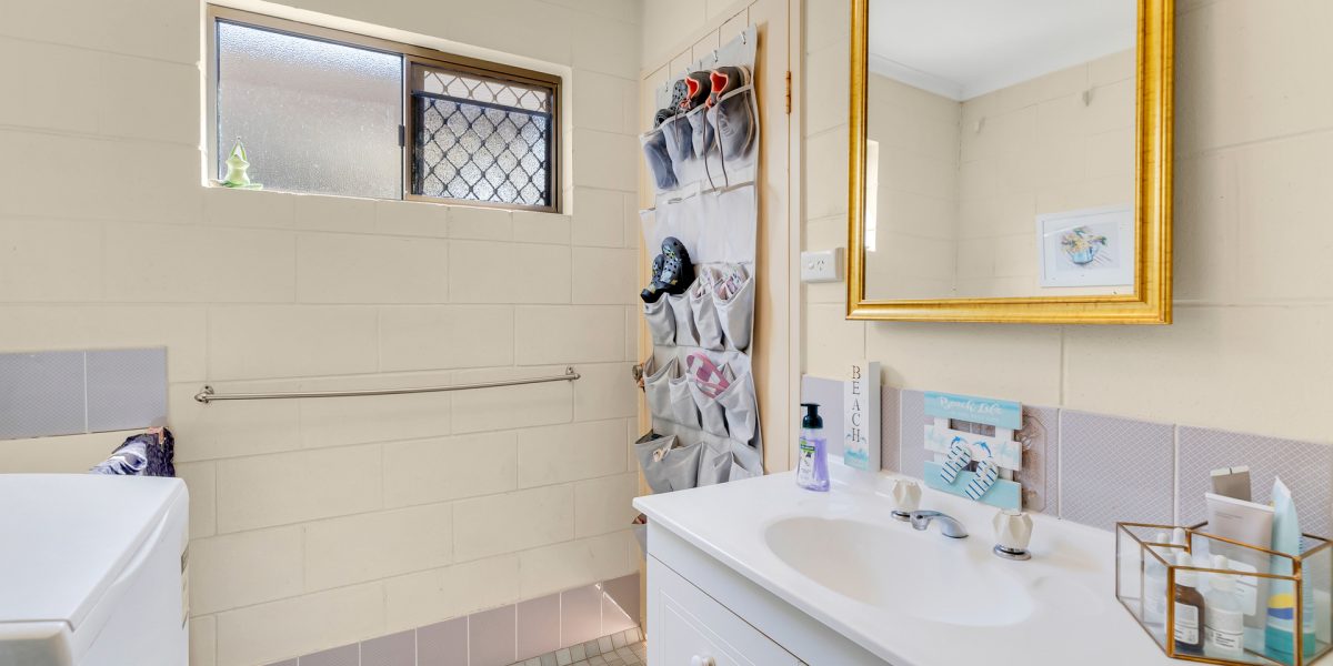 11/108-110 Mayers Street, Manunda, QLD 4870 AUS