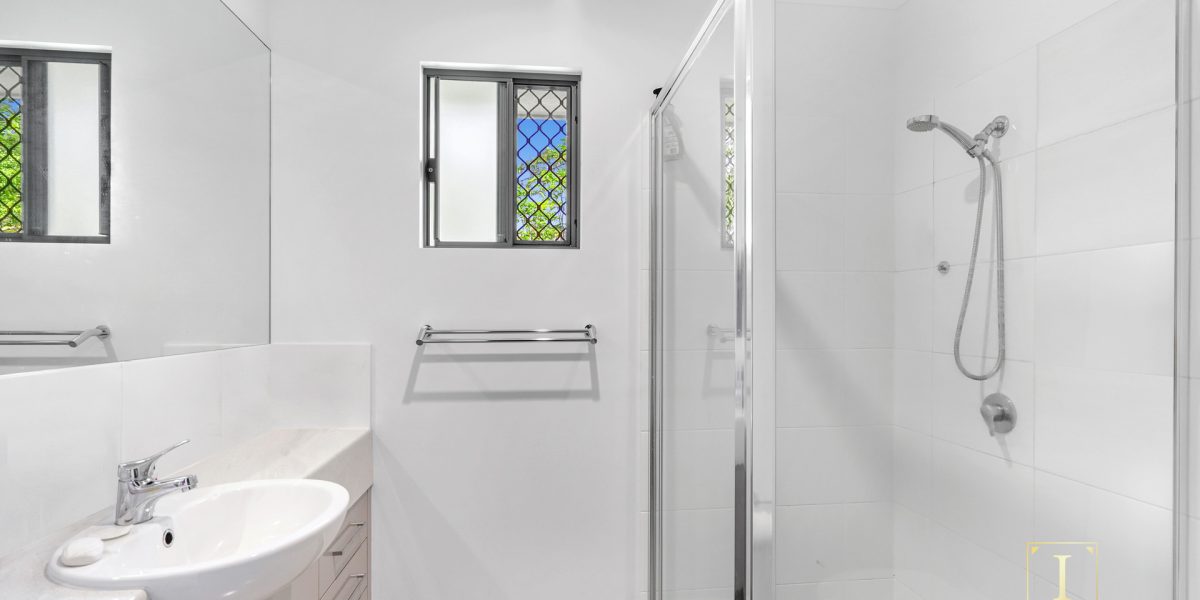 1 Conical Close, Trinity Beach, QLD 4879 AUS