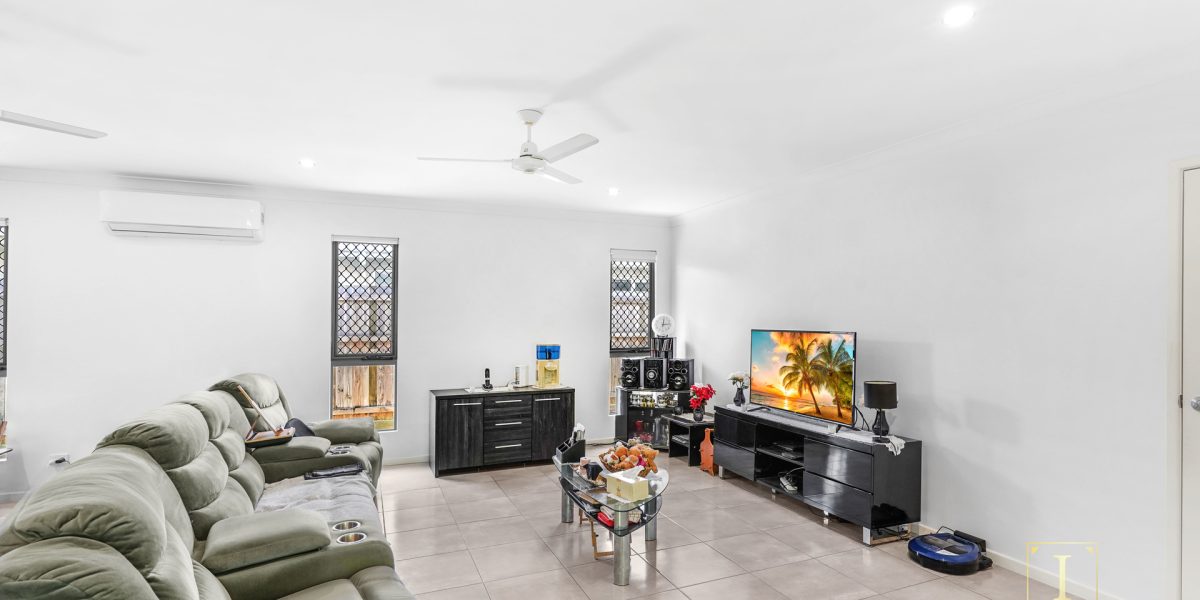 1 Conical Close, Trinity Beach, QLD 4879 AUS