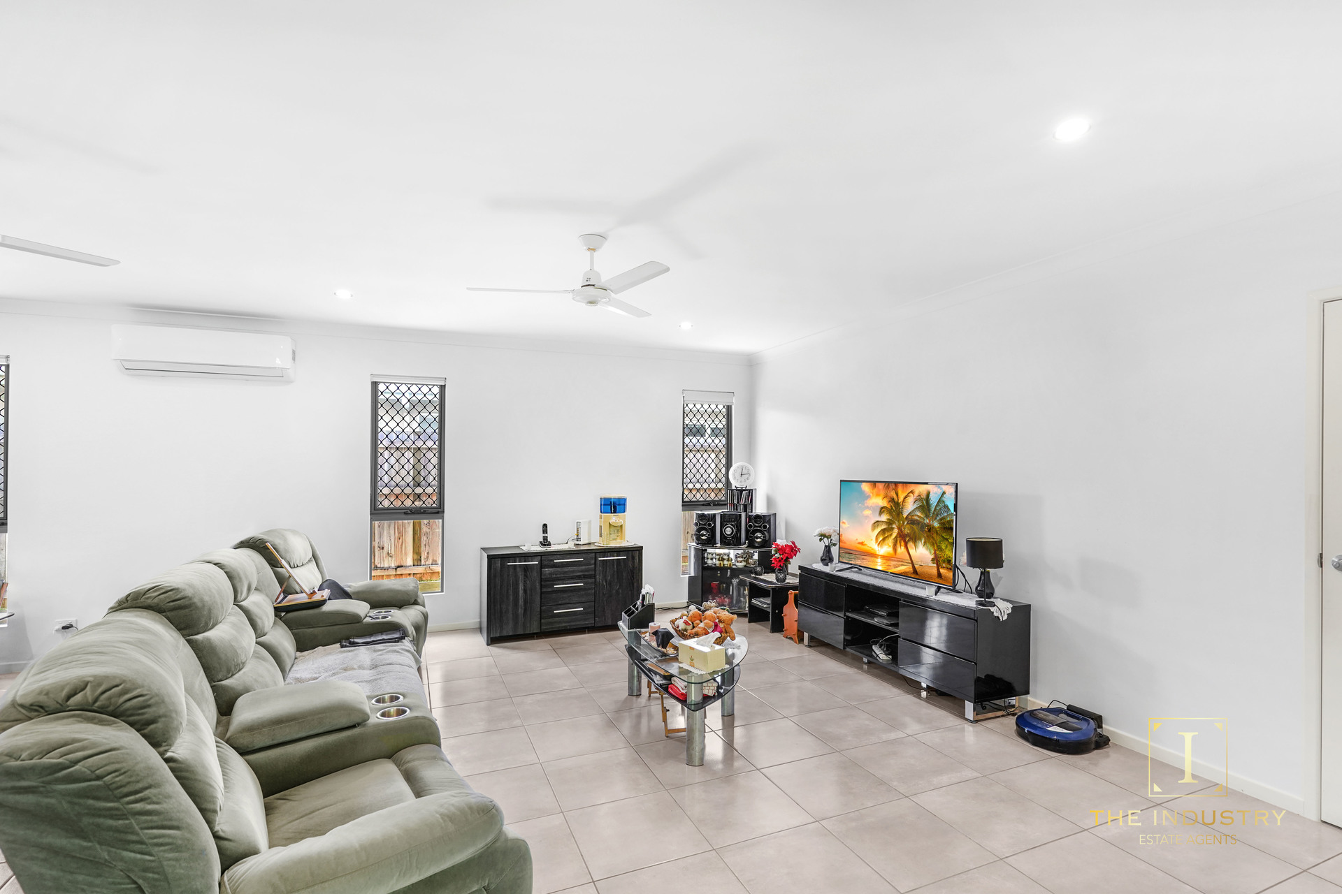 1 Conical Close, Trinity Beach, QLD 4879 AUS