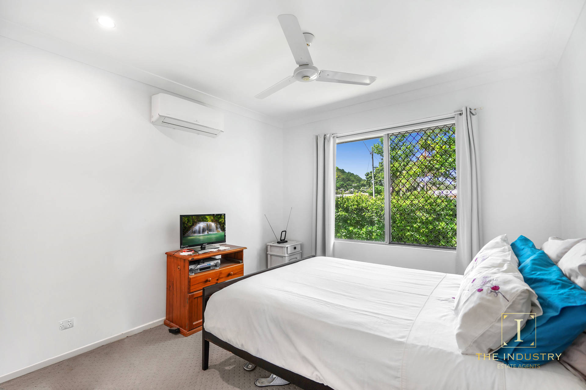 1 Conical Close, Trinity Beach, QLD 4879 AUS