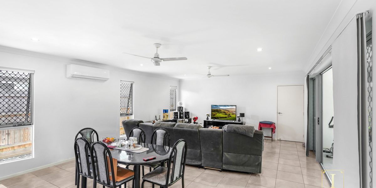 1 Conical Close, Trinity Beach, QLD 4879 AUS
