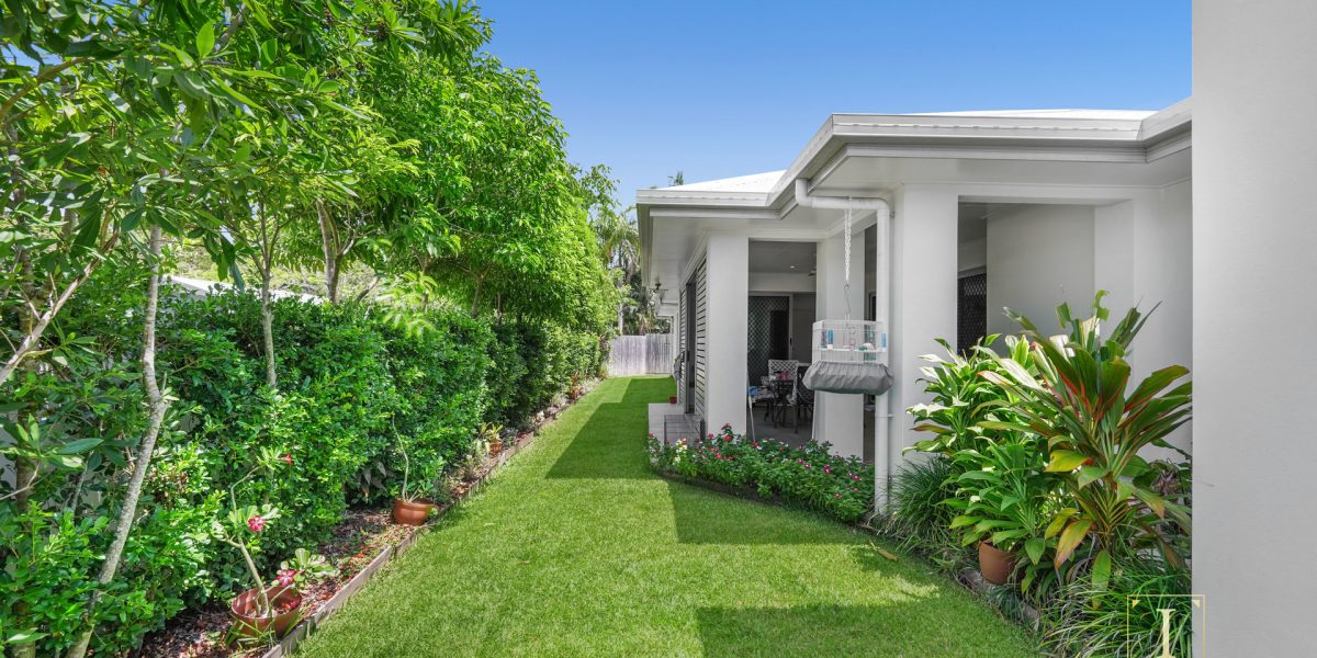 1 Conical Close, Trinity Beach, QLD 4879 AUS