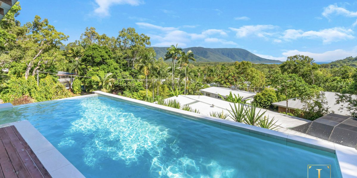 4 Justine Close, Trinity Beach, QLD 4879 AUS