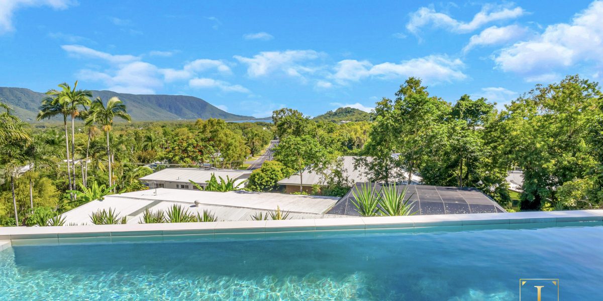 4 Justine Close, Trinity Beach, QLD 4879 AUS