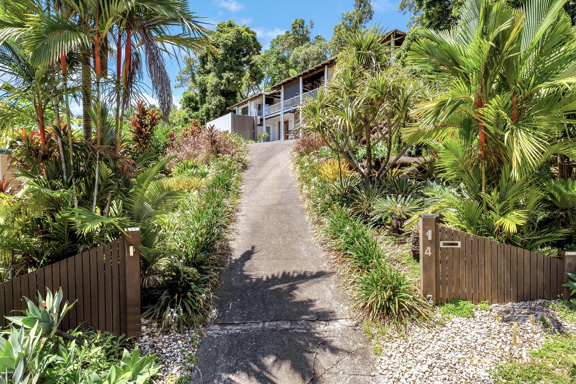 4 Justine Close, Trinity Beach, QLD 4879 AUS