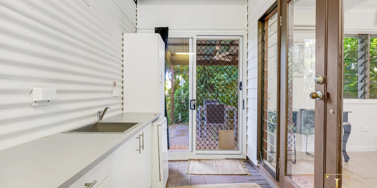 4 Justine Close, Trinity Beach, QLD 4879 AUS