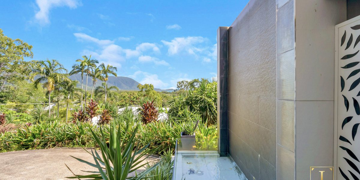 4 Justine Close, Trinity Beach, QLD 4879 AUS