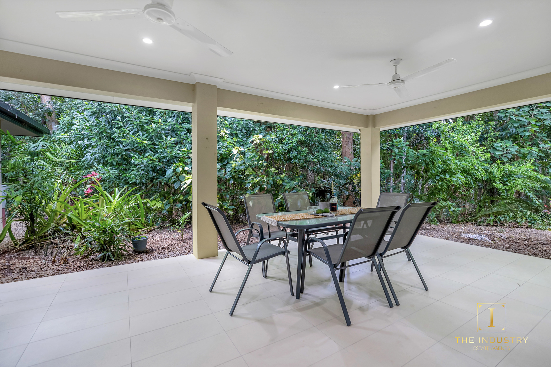 14 Aurelia Road, Palm Cove, QLD 4879 AUS