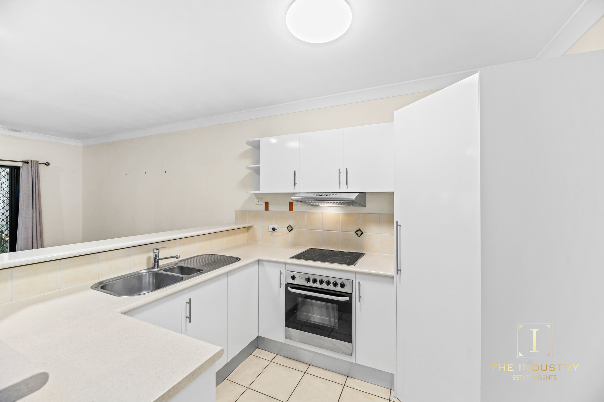 10/11-19 Stratford Parade, Stratford, QLD 4870 AUS