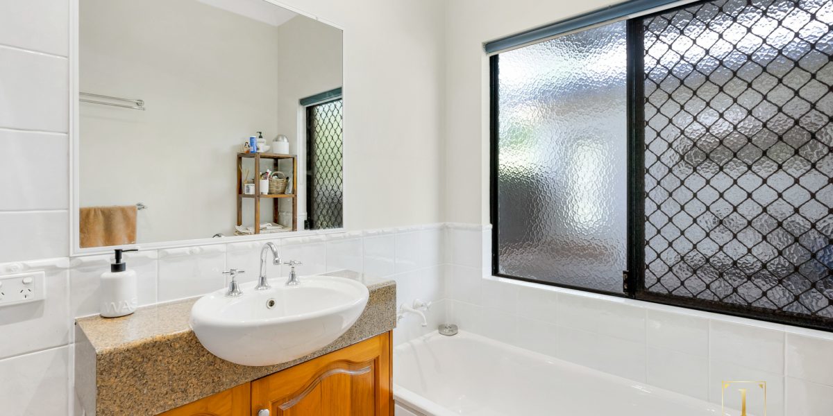 10-12 Evergreen Street, Clifton Beach, QLD 4879 AUS