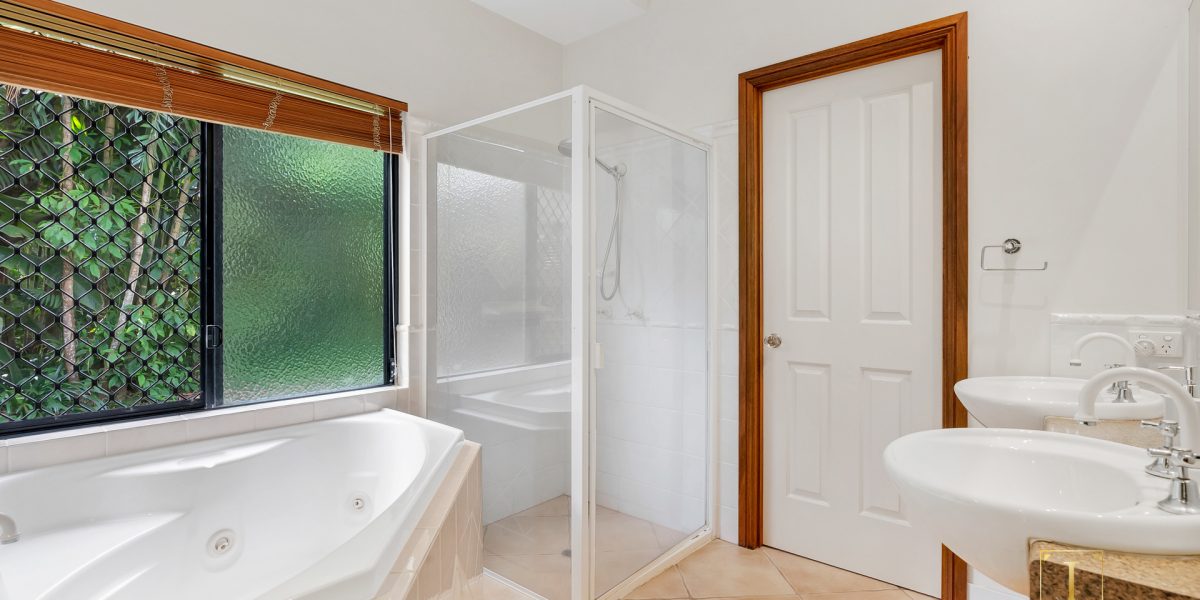 10-12 Evergreen Street, Clifton Beach, QLD 4879 AUS