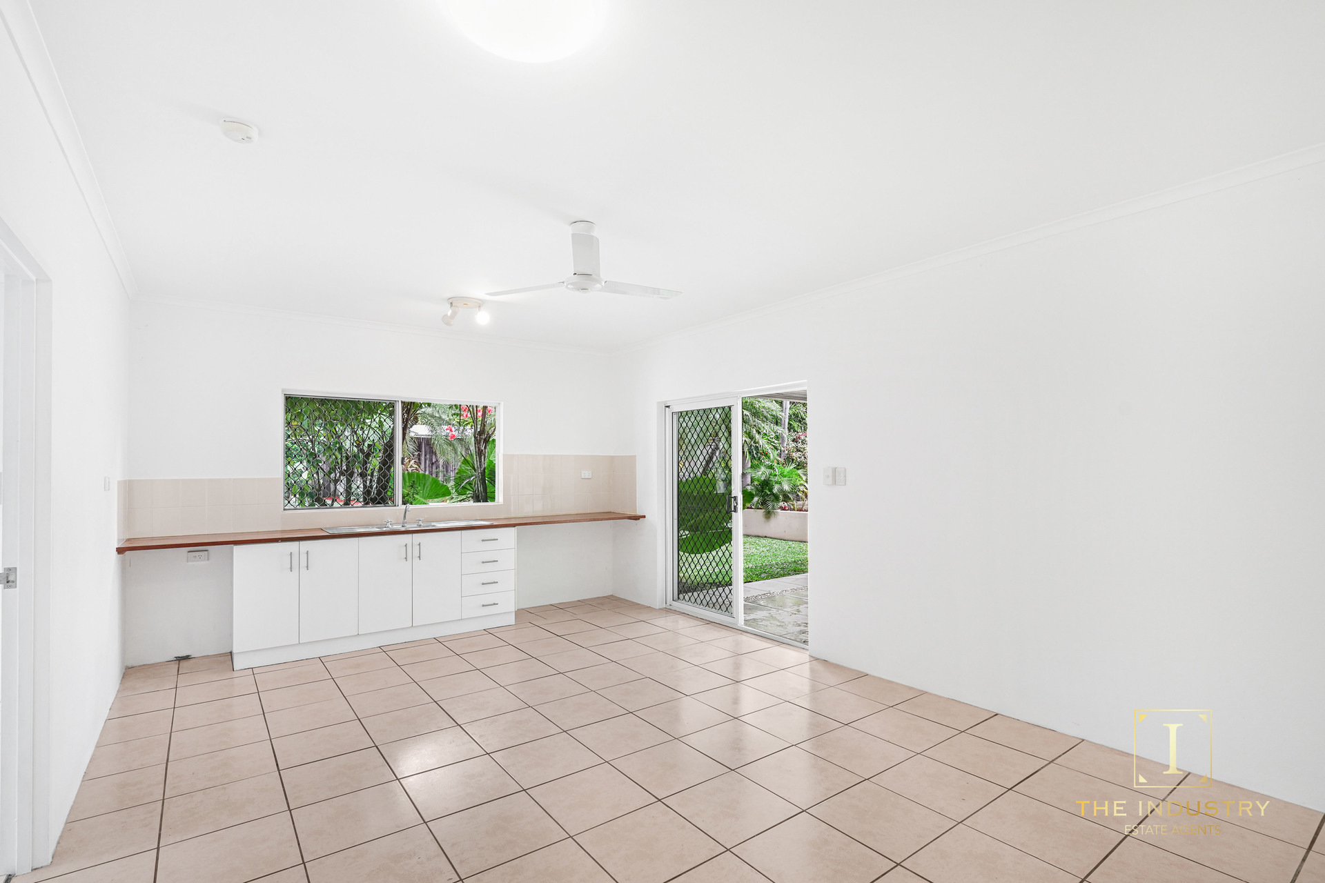 14 Volute Close, Trinity Beach, QLD 4879 AUS