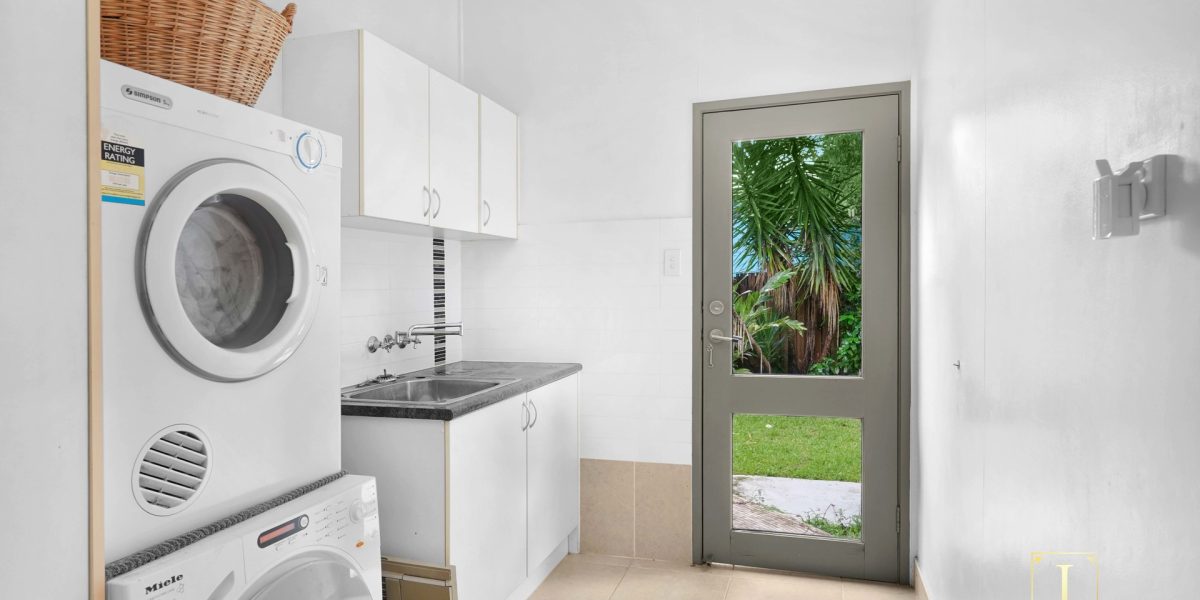 12 Cavallaro Avenue, Earlville, QLD 4870 AUS