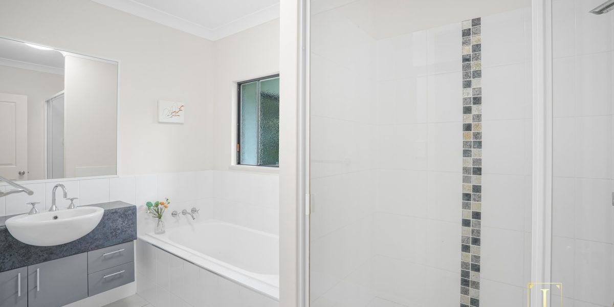 33 Fossilbrook Bend, Trinity Park, QLD 4879 AUS