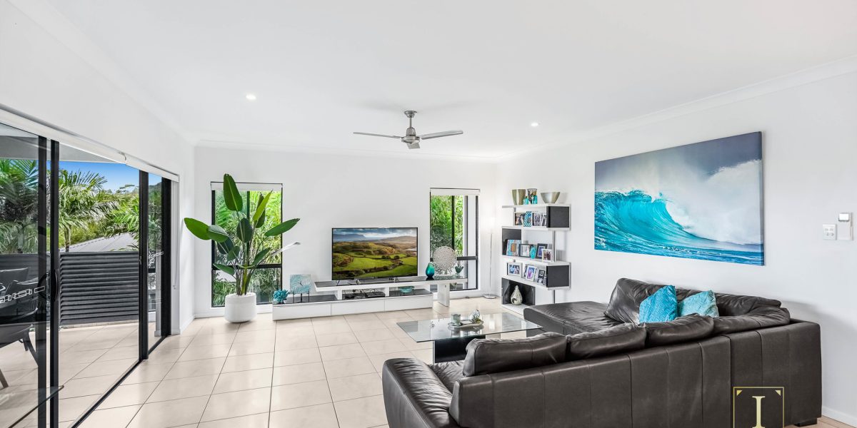6 Buckinghamia Close, Redlynch, QLD 4870 AUS