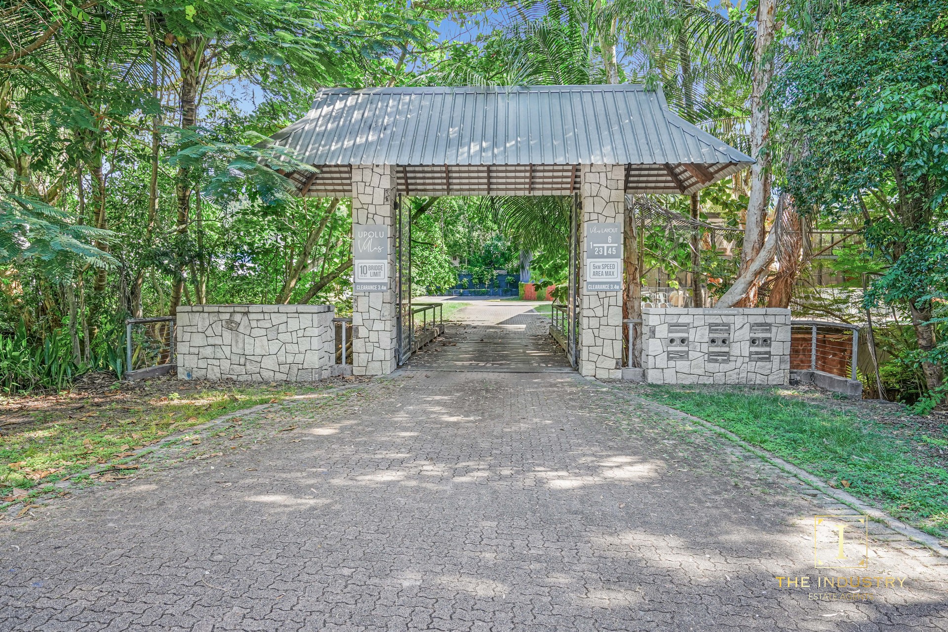 2/23-33 Upolu Esplanade, Clifton Beach, QLD 4879 AUS