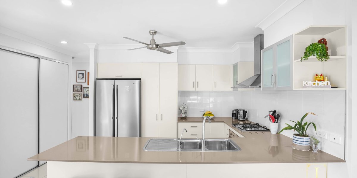 23 Oregon Street, Manoora, QLD 4870 AUS