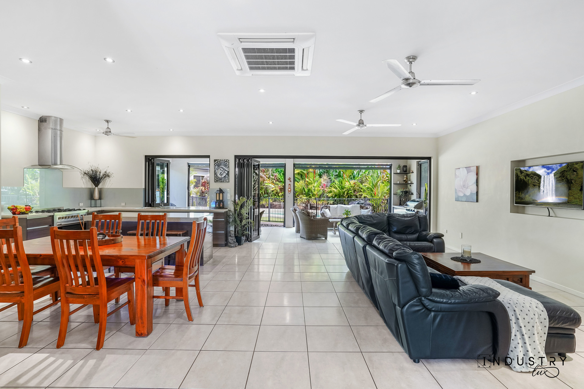 4 Kedumba Close, Smithfield, QLD 4878 AUS