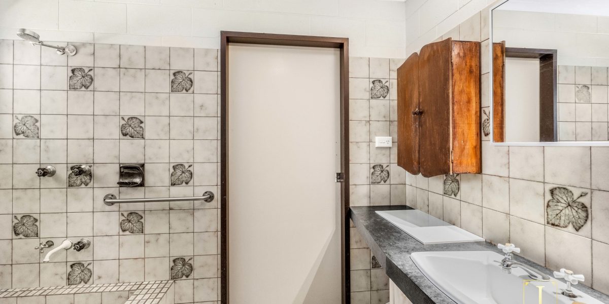 63 Survey Street, Smithfield, QLD 4878 AUS