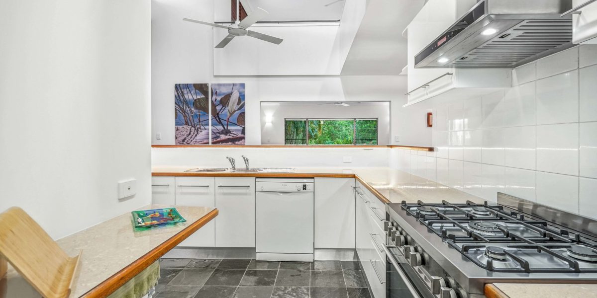 5-7 Lark Close, Clifton Beach, QLD 4879 AUS