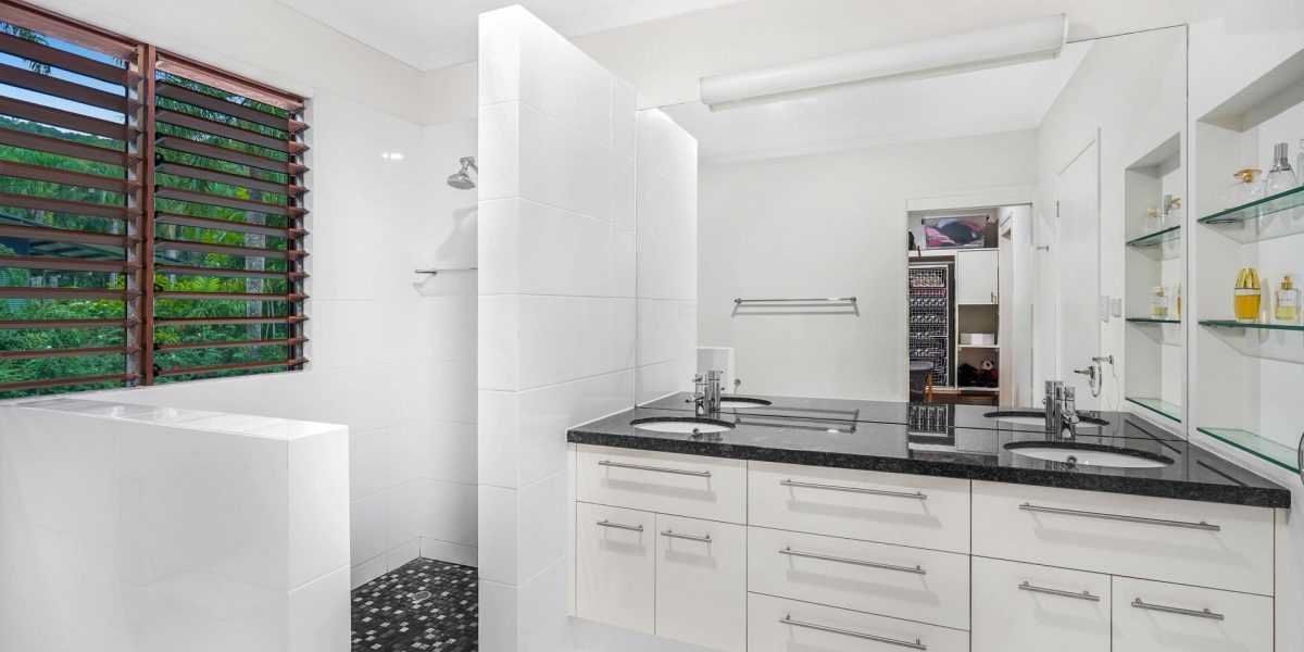 5-7 Lark Close, Clifton Beach, QLD 4879 AUS