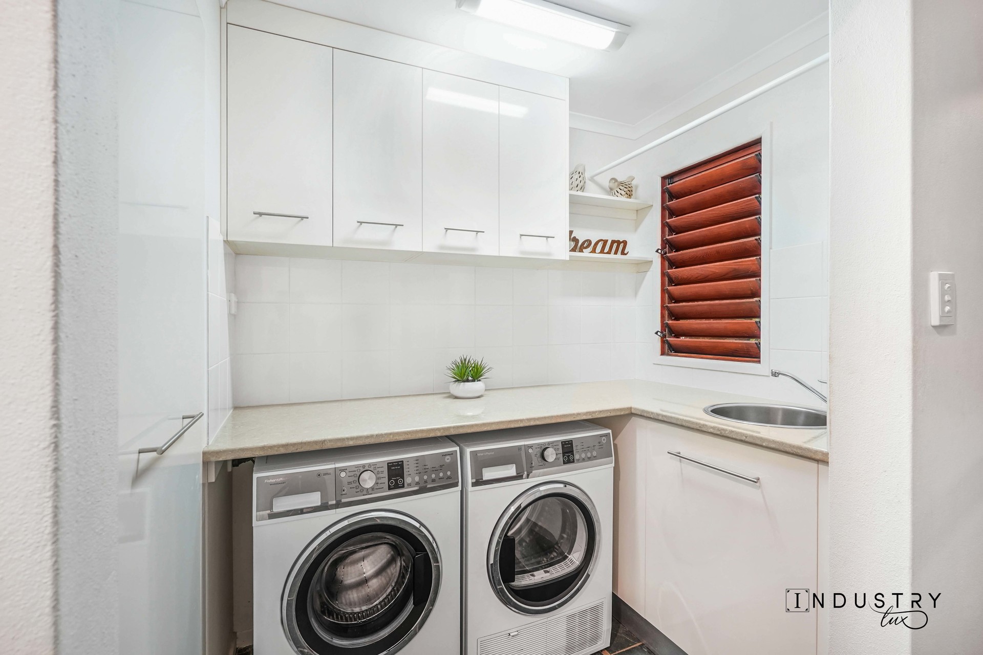 5-7 Lark Close, Clifton Beach, QLD 4879 AUS