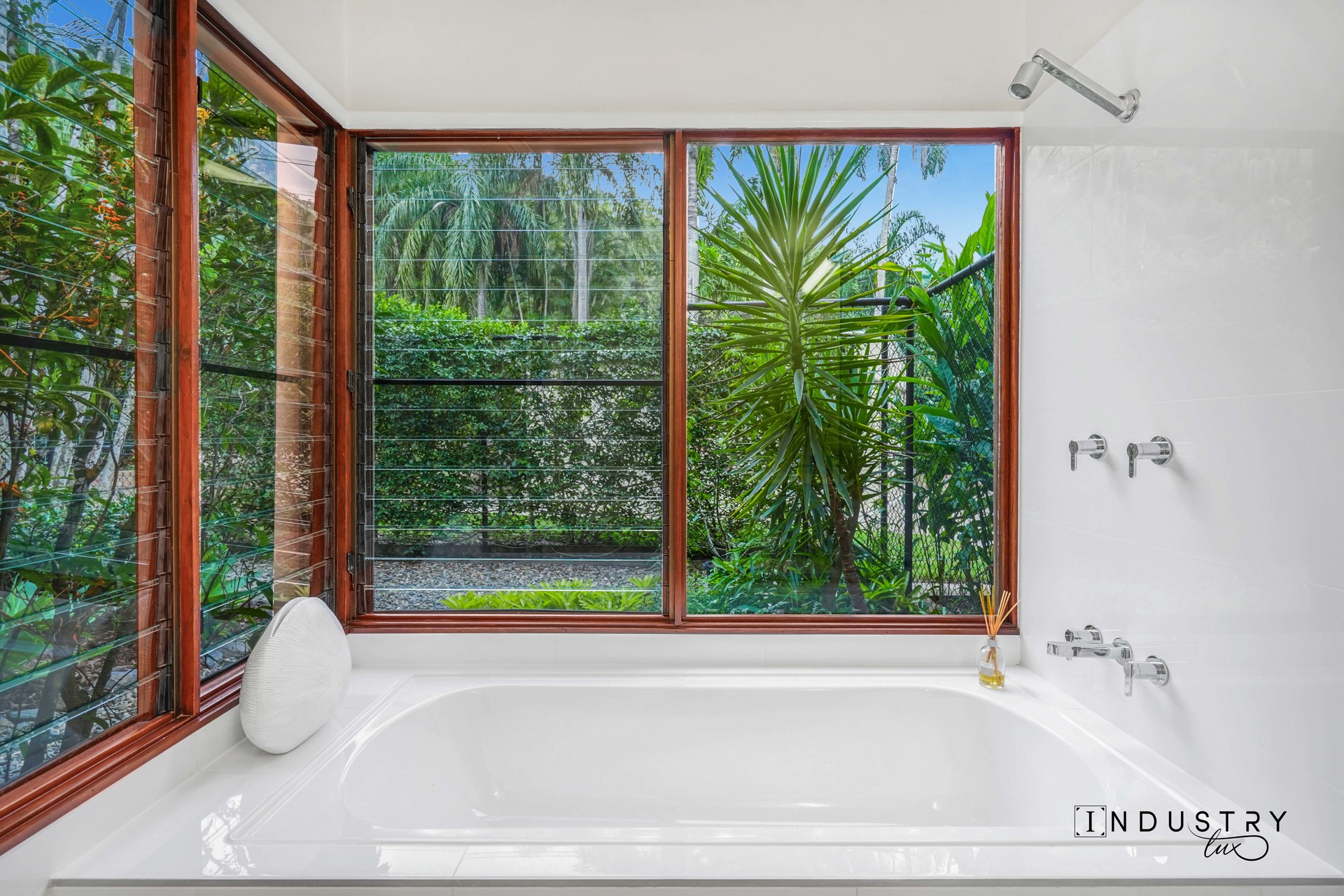 5-7 Lark Close, Clifton Beach, QLD 4879 AUS