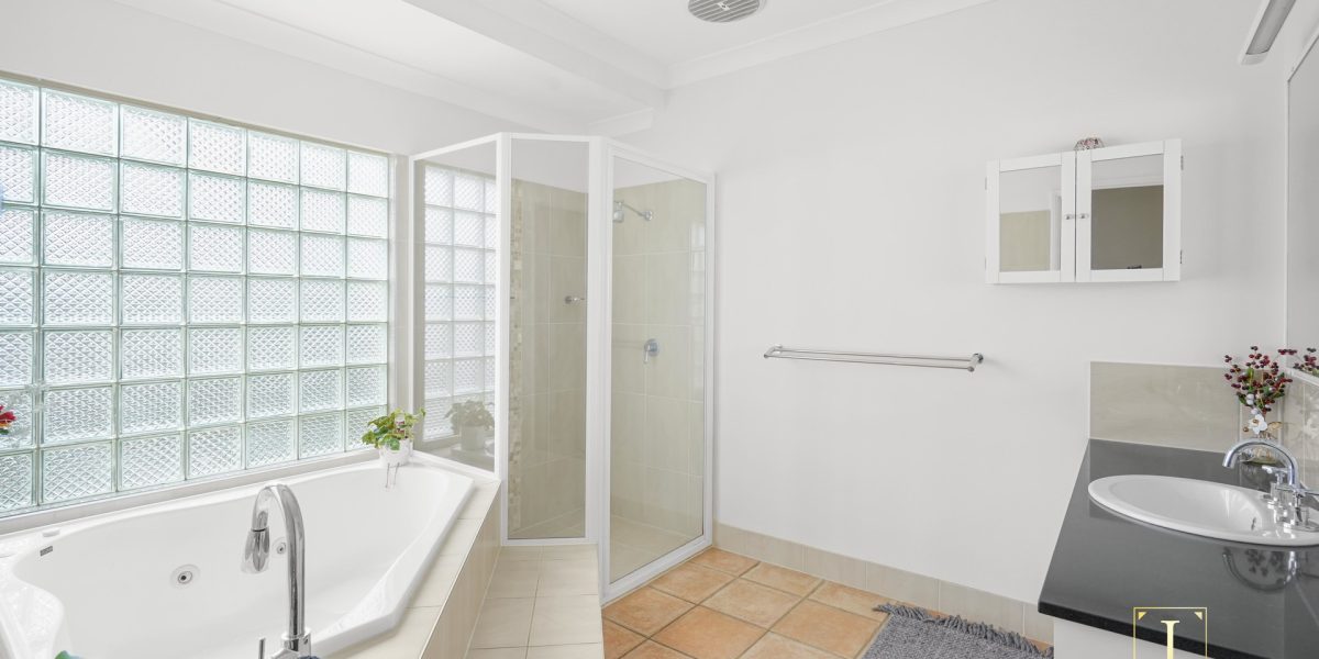 20 Leonard Street, Kewarra Beach, QLD 4879 AUS