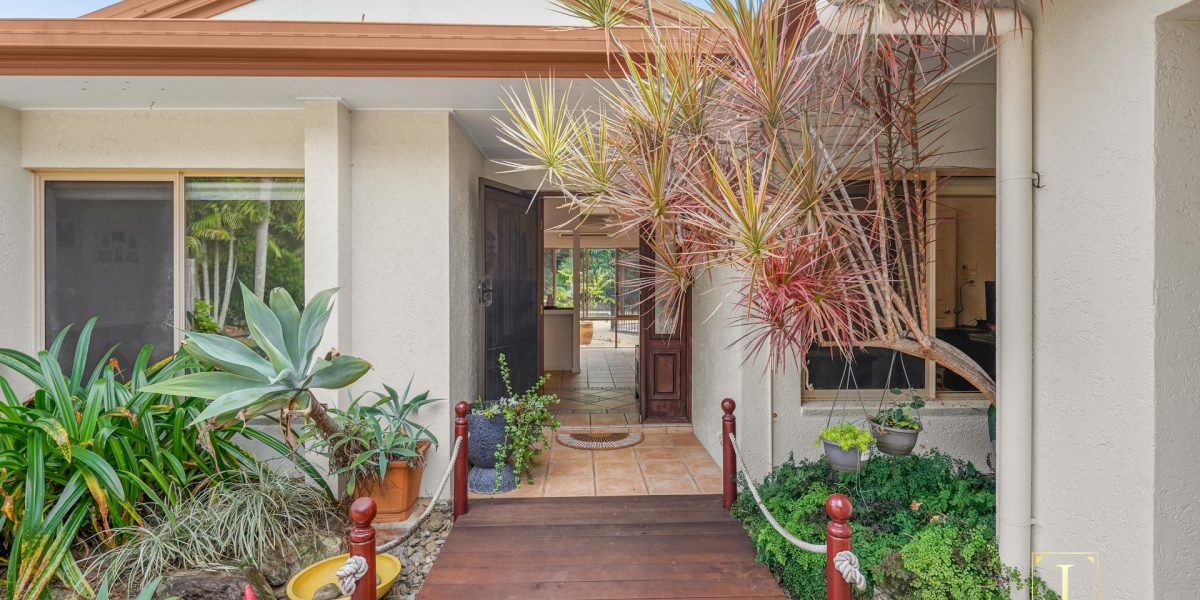 20 Leonard Street, Kewarra Beach, QLD 4879 AUS