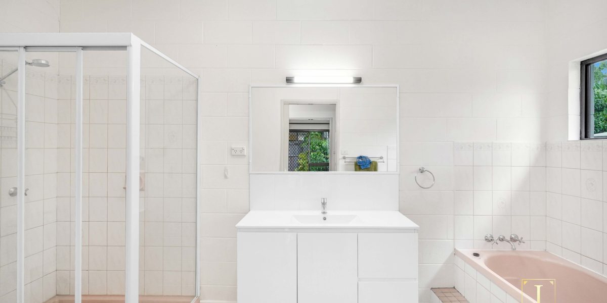 11 Bulolo Close, Trinity Beach, QLD 4879 AUS