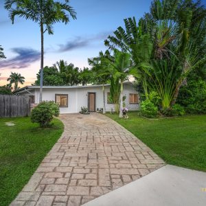 11 Bulolo Close, Trinity Beach, QLD 4879 AUS
