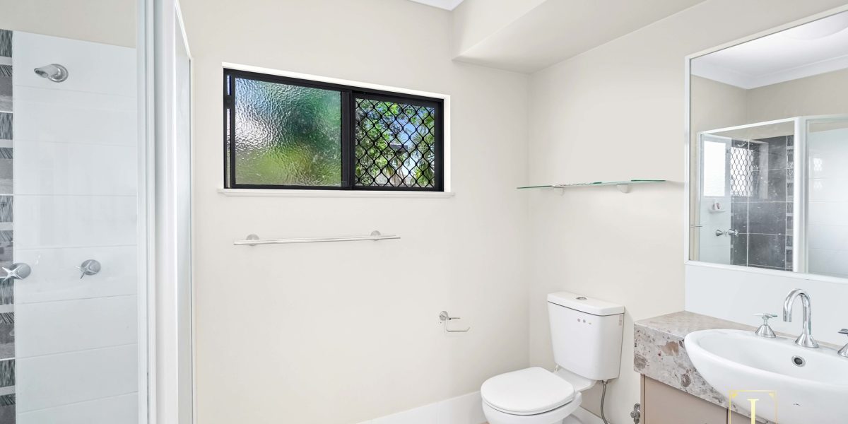 10 Montalbion Avenue, Trinity Park, QLD 4879 AUS