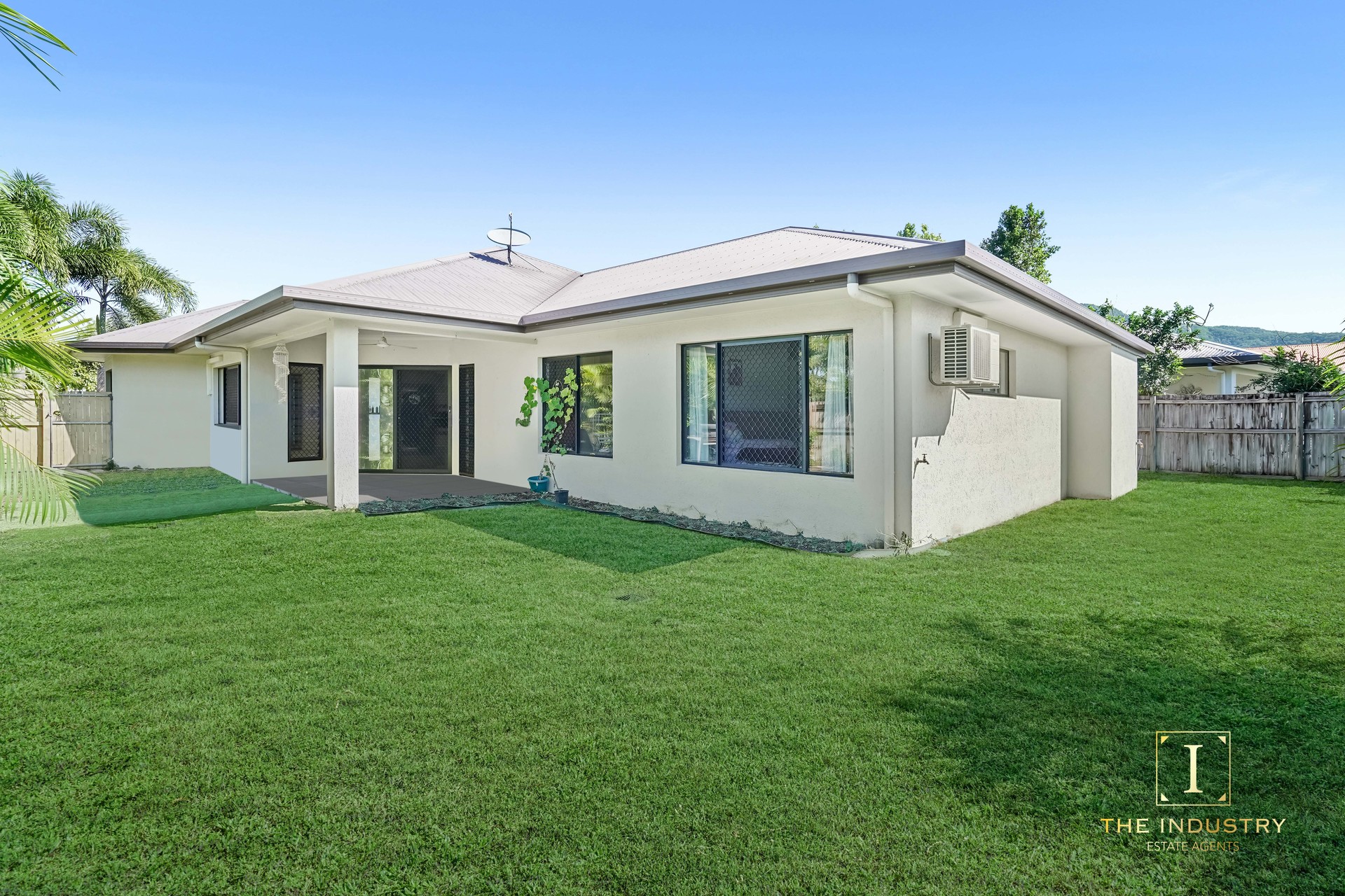 10 Montalbion Avenue, Trinity Park, QLD 4879 AUS