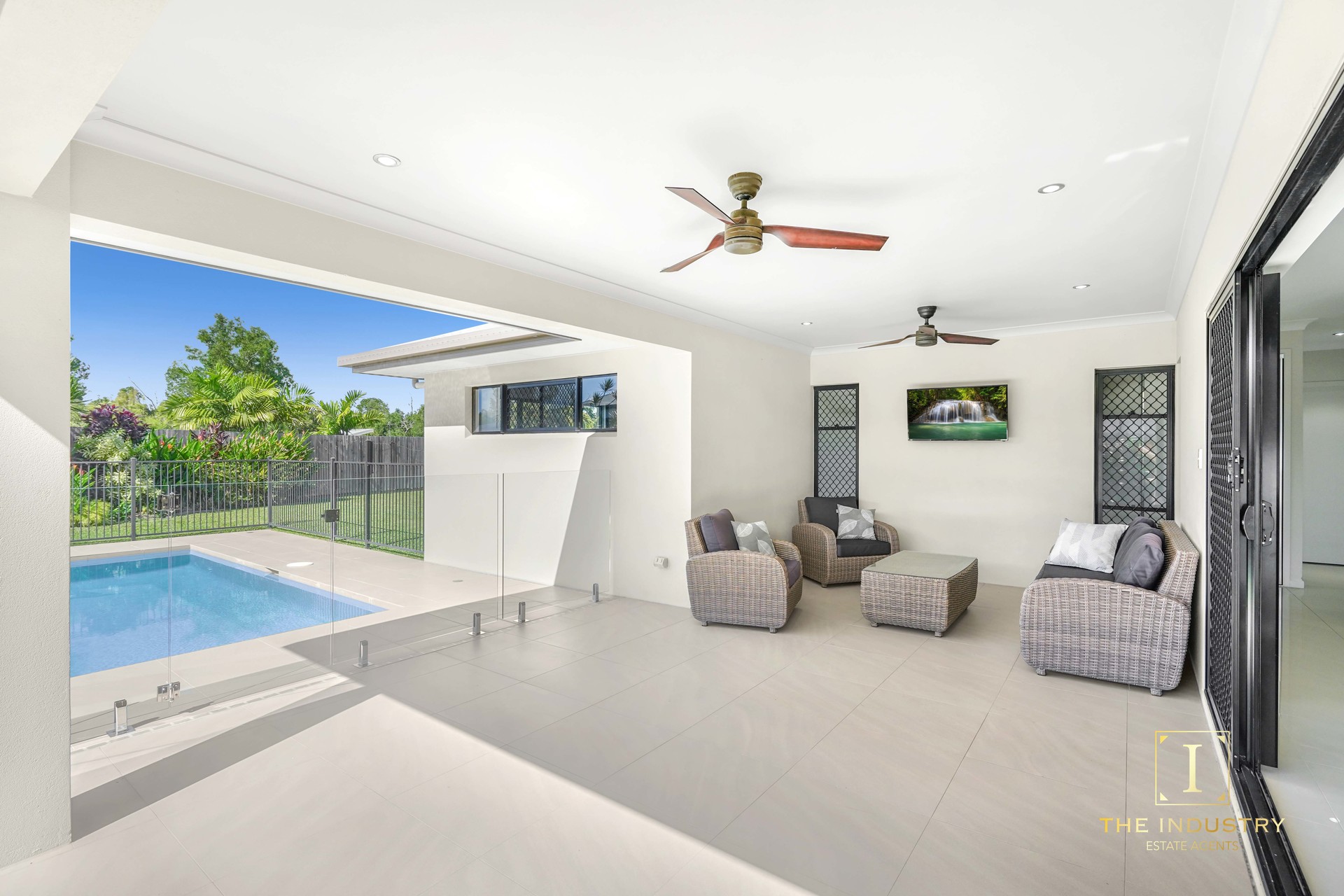 74 Coastline Parade, Trinity Beach, QLD 4879 AUS