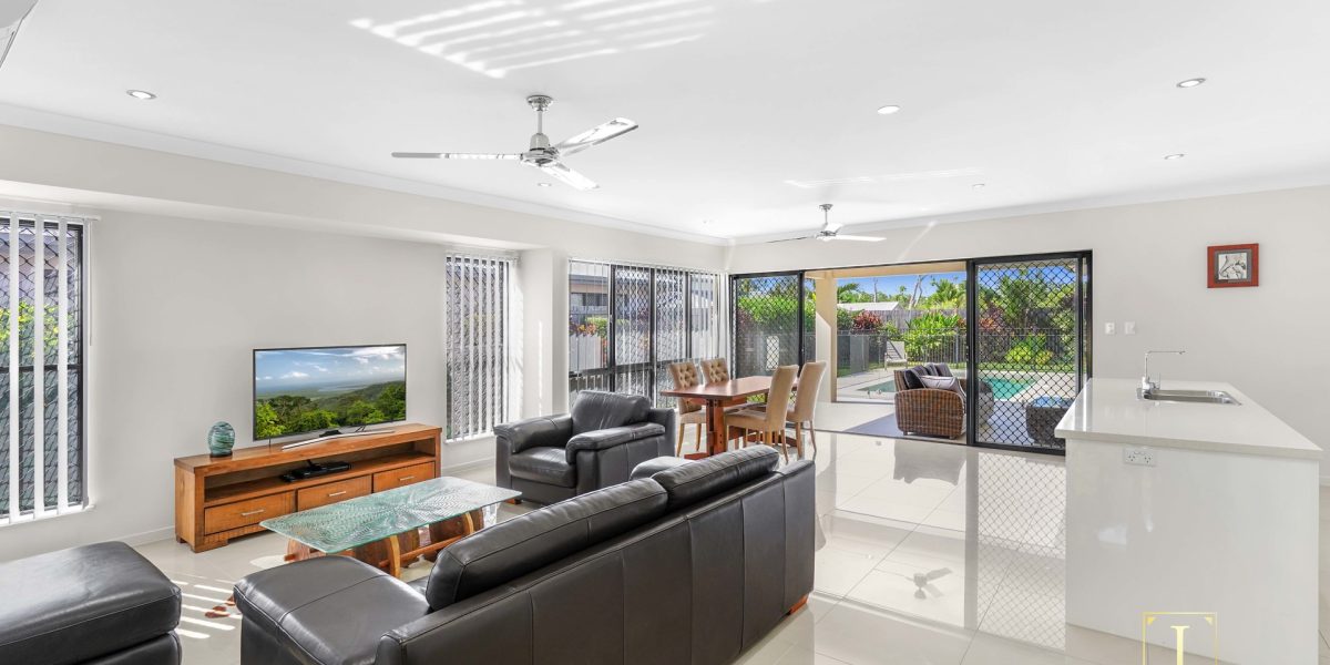74 Coastline Parade, Trinity Beach, QLD 4879 AUS