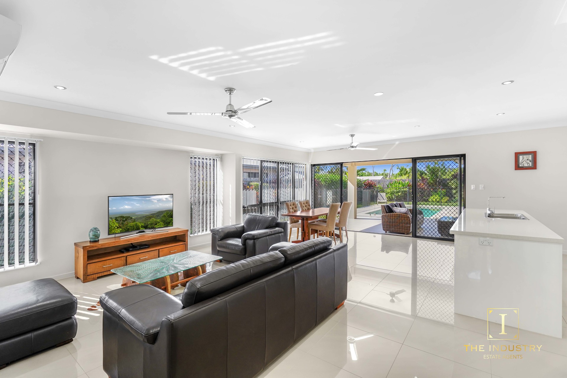 74 Coastline Parade, Trinity Beach, QLD 4879 AUS