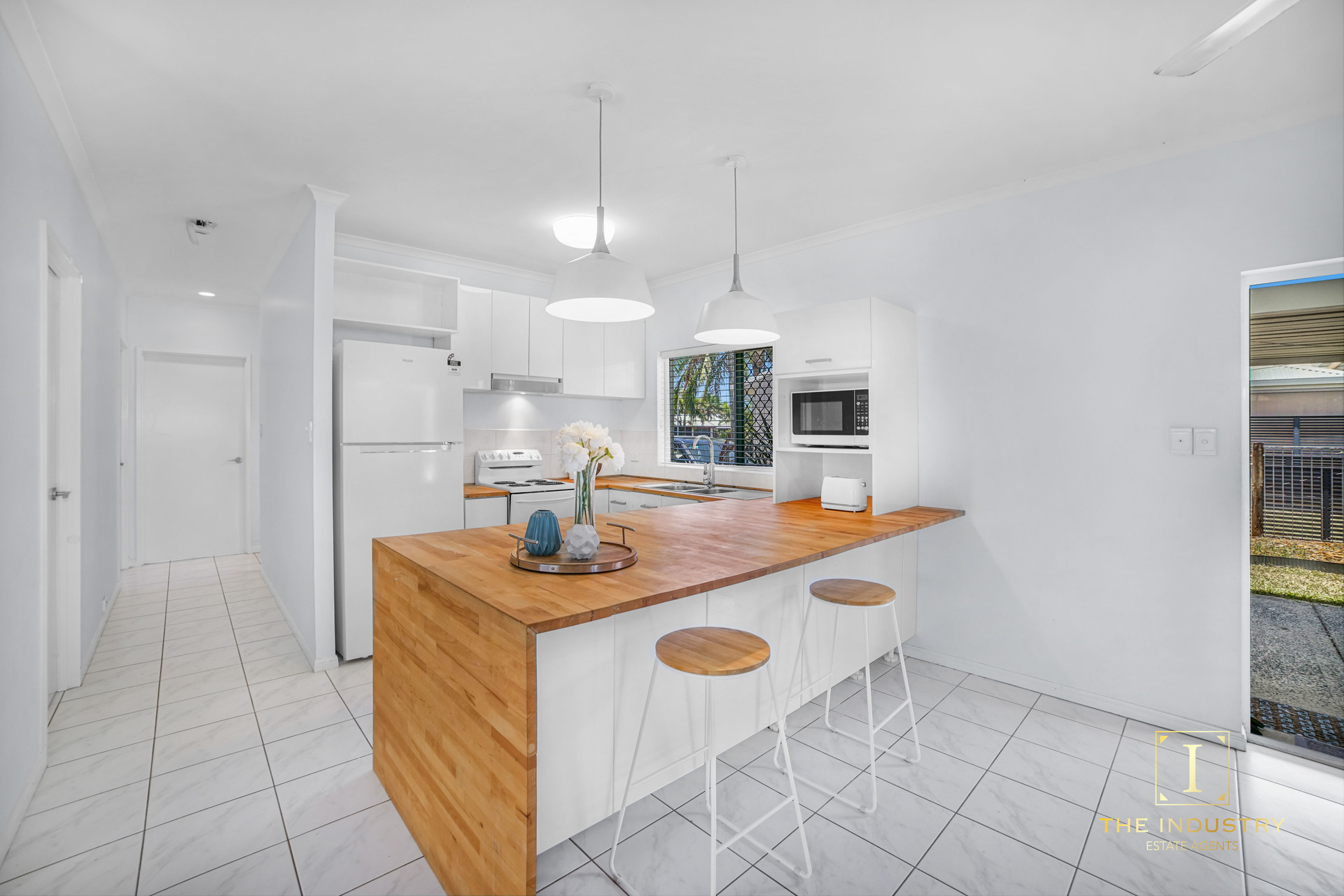 2 Narabeen Street, Kewarra Beach, QLD 4879 AUS