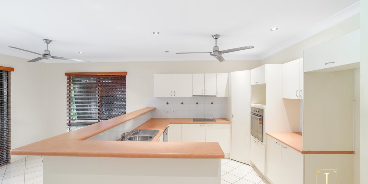 21 Castor Street, Clifton Beach, QLD 4879 AUS